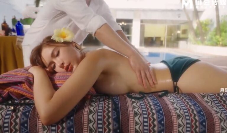 Anh nhân viên massage kích dục rồi phá trinh em gái mới lớn Ai Xi