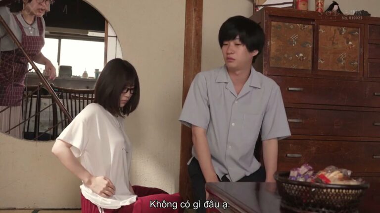 Chị kế nhút nhát loạn luân cùng cậu em trai khoai to