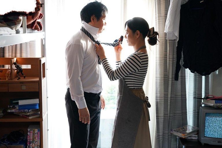 Con chồng được mẹ kế chén thỏa mãn tình dục