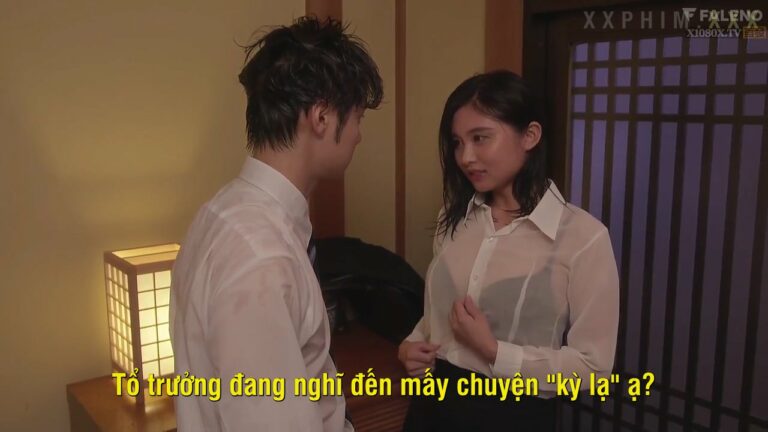Em thư ký lẳng lơ gạ tình cậu tổ trưởng điển trai vụng trộm khi “trú mưa”